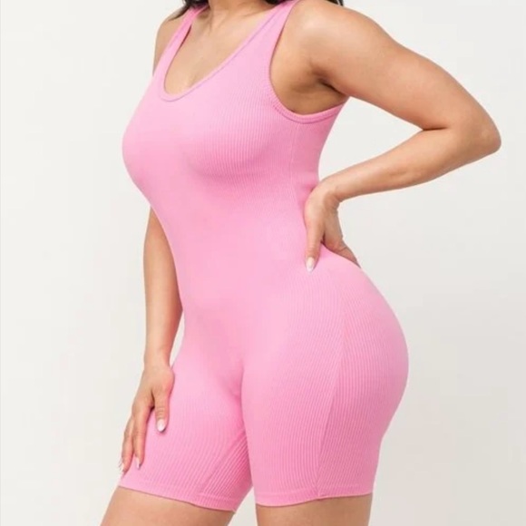 Pink ribbed romper - Picture 3 of 4